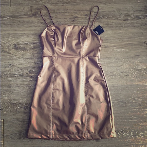 Forever 21 Dresses & Skirts - NWT Forever 21 rose gold metallic small dress